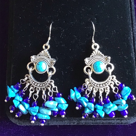 Handcrafted 16" Length Turquoise Chips Sterling Silver Jewelry Set - Picture 3 of 6